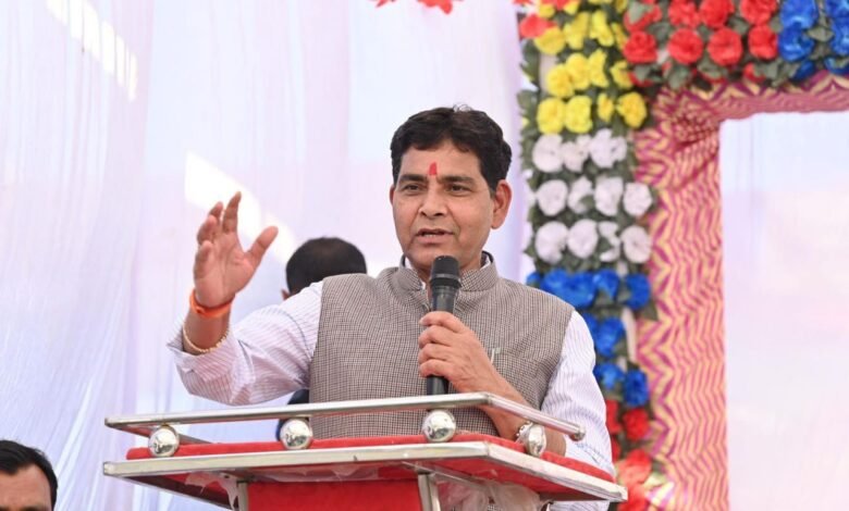 मंत्री श्री टंक राम वर्मा