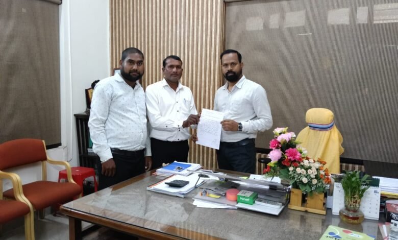 ग्राम बहेसर के शौर्य प्लांट में मजदूरों का किया जा रहा निरंतर शोषण न्यूनतम मजदूरी नही देने को लेकर श्रमायुक्त को सौपा ज्ञापन 3 IMG 20260219 WA0015 - IMG 20260219 WA0015