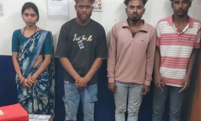 खरोरा निवासी किशोर सारथी की हत्या का चंद घंटों में खुलासा रायपुर पुलिस ने पत्नी सहित 4 को किया गिरफ्तार 3 IMG 20260301 WA0003 - IMG 20260301 WA0003