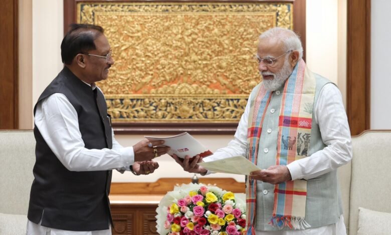 प्रधानमंत्री श्री नरेंद्र मोदी जी को स्तर 2.0 की शुरुआत के लिए मुख्यमंत्री साय ने दिया आमंत्रण सौपा विकास का ब्लूप्रिंट 3 प्रधानमंत्री श्री नरेंद्र मोदी