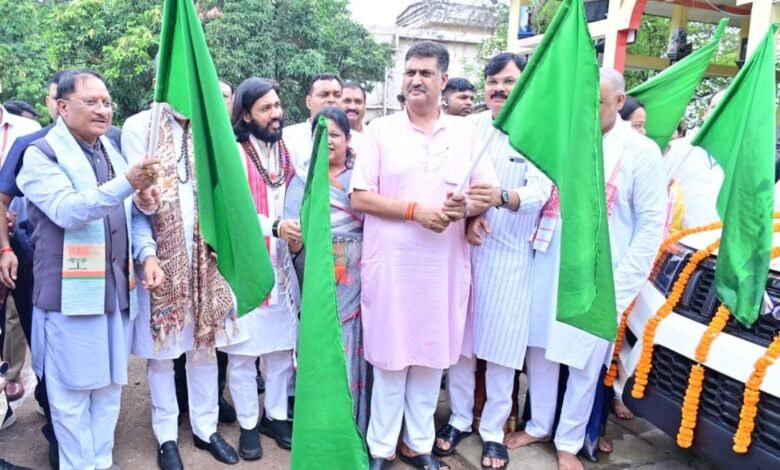 मुख्यमंत्री श्री साय ने भारतीय कुष्ठ निवारक संघ आश्रम में सेवा, स्वास्थ्य एवं पुनर्वास कार्यों का किया अवलोकन 5 आश्रम