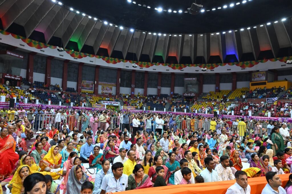 रायपुर में आयोजित श्रीमद्भागवत कथा के श्रवण करने पहुंचे मुख्यमंत्री श्री विष्णु देव साय 7 मुख्यमंत्री