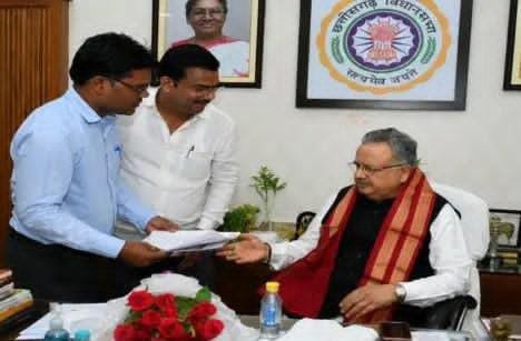 ब्रेकिंग : तिल्दा-नेवरा में लंबी दूरी की ट्रेनों के ठहराव की मांग दीपक शर्मा ने रेल मंत्री सहित जनप्रतिनिधियों से किया 7 रेलवे
