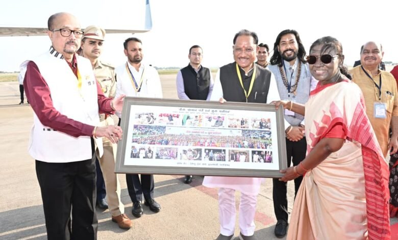 राष्ट्रपति श्रीमती द्रौपदी मुर्मु छत्तीसगढ़ प्रवास के पश्चात रायपुर से हुईं रवाना 5 IMG 20261023 WA0015 1 - IMG 20261023 WA0015 1