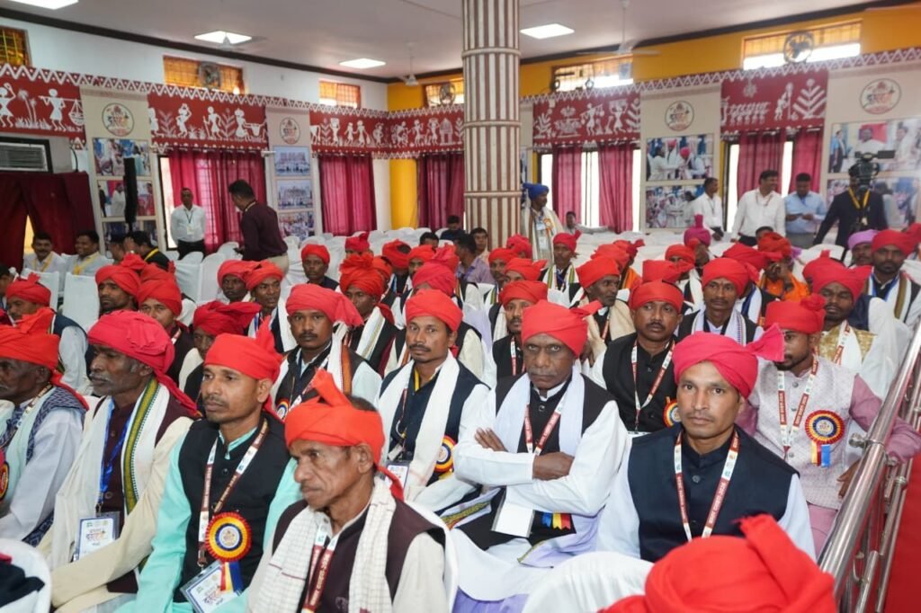 Breaking : मुरिया दरबार में राष्ट्रपति ने आदिवासी समाज की समृद्ध संस्कृति, परंपराओं और सामाजिक व्यवस्था की सराहना की 10 IMG 20261023 WA0023 - IMG 20261023 WA0023