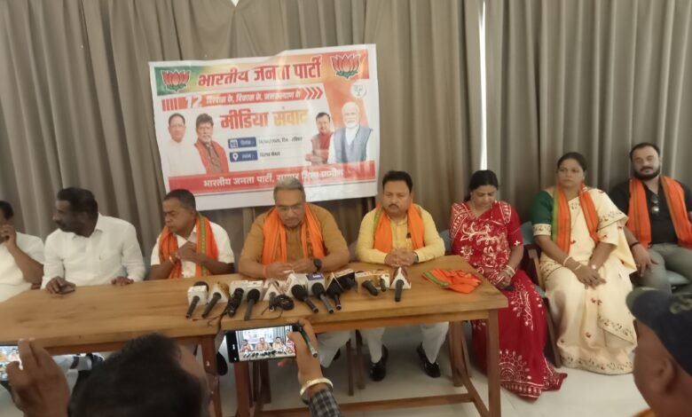तिल्दा में छ ग राज्य खाद्य आयोग के अध्यक्ष संदीप शर्मा जी व चंद्रकला वर्मा स्वाति वर्मा एवं भाजपा के मीडिया संवाद हुआ संपन्न 7 IMG20260614163137 - IMG20260614163137