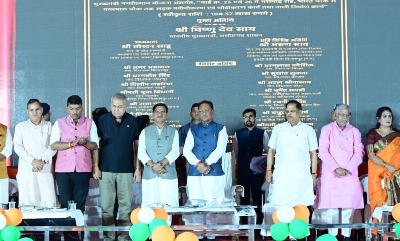 मुख्यमंत्री श्री साय ने आधुनिक भारत के स्वप्न दृष्टा भारत रत्न अटल बिहारी वाजपेयी की प्रतिमा का किया अनावरण 3 अटल बिहारी वाजपेयी