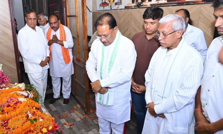 मुख्यमंत्री श्री विष्णुदेव साय ने छत्तीसगढ़ योग आयोग के अध्यक्ष स्व. श्री रूपनारायण सिन्हा को दी भावभीनी श्रद्धांजलि 5 WhatsApp Image 2026 05 27 at 7.04.16 PM - WhatsApp Image 2026 05 27 at 7.04.16 PM