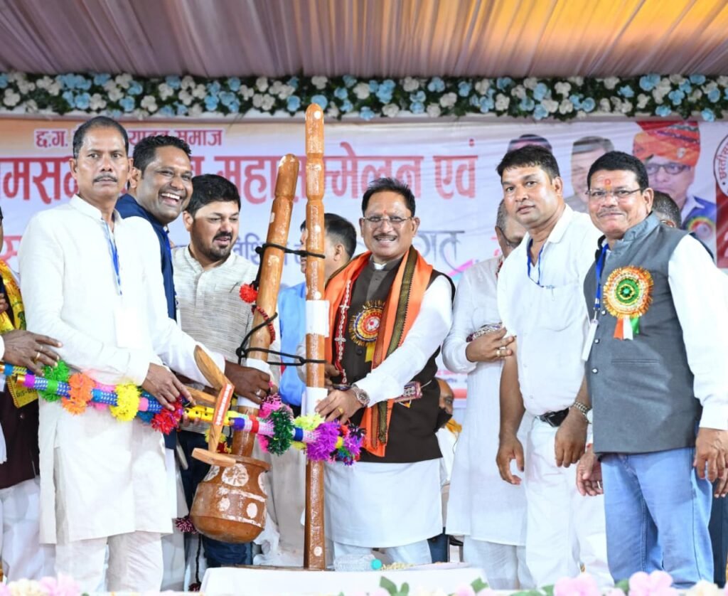मुख्यमंत्री श्री विष्णुदेव साय ने रायपुर में झेरिया यादव समाज के सामाजिक भवन के लिए 15 लाख रुपये की घोषणा 4 मुख्यमंत्री