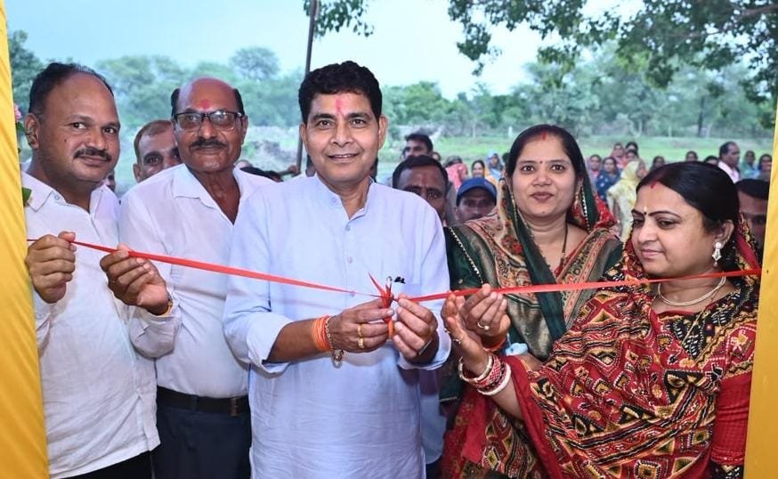 मंत्री टंकराम वर्मा ने विश्रामपुर नकटी में लोकार्पण कर दी लाखो की सौगात 4 मंत्री टंकराम वर्मा