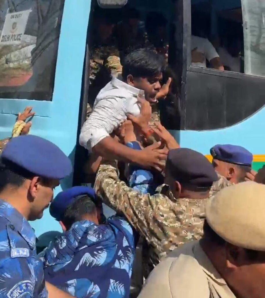 ब्रेकिंग : छग से सत्यजीत शेंडे ने US ट्रेड डील के विरोध में सांसद घेराव के दौरान दी गिरफ्तारी 4 img 20260316 wa00303946743526228694252 - img 20260316 wa00303946743526228694252