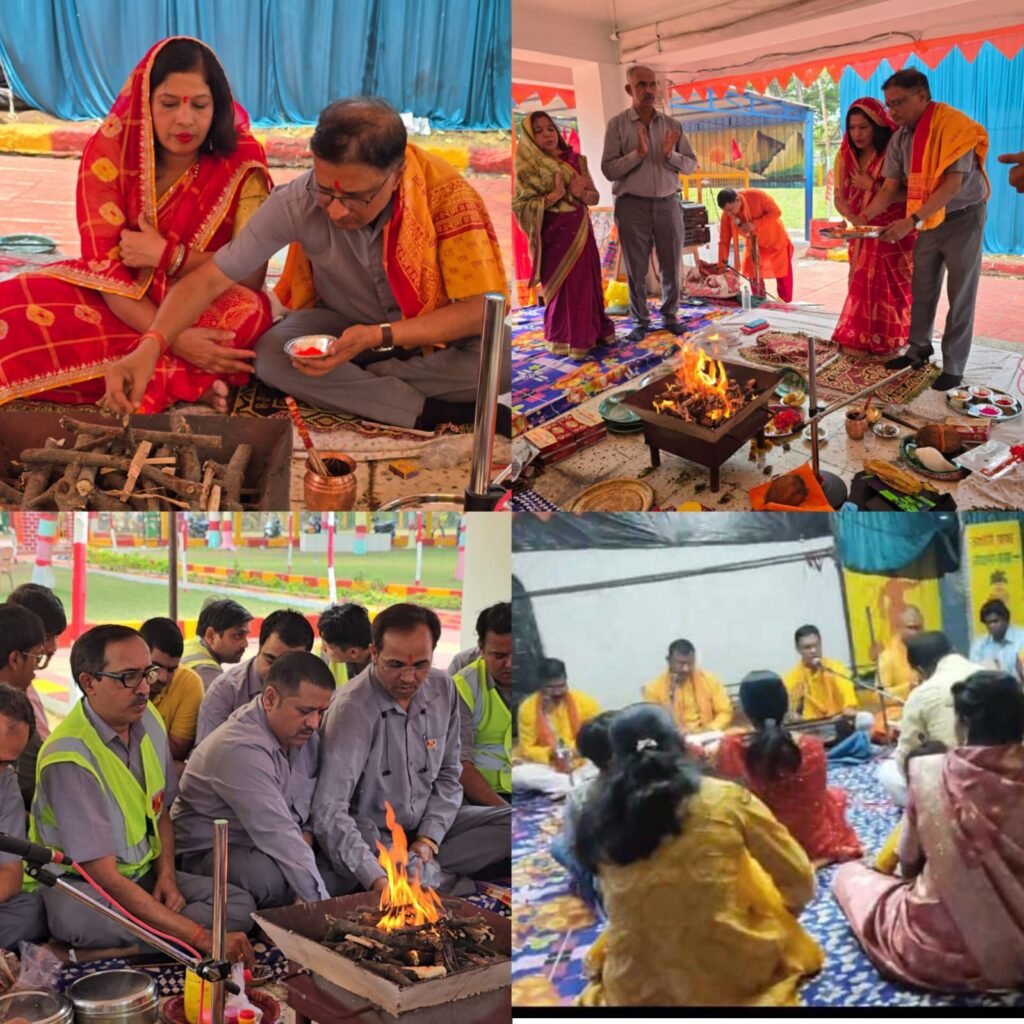 अल्ट्राटेक बैकुंठ मे श्रीहनुमान जन्मोत्सव हवन पूजन भजनकिर्तन सुंदरकांड दीपदान भोगभंडारे के साथ मना 12 अल्ट्राटेक