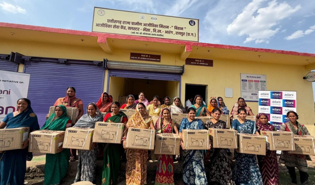 मुख्यमंत्री श्री विष्णु देव साय की घोषणा का त्वरित असर: कोसरंगी की दीदियों को मिली 50 निःशुल्क सिलाई मशीनें 4 img 20260523 wa00174020928472588350585 - img 20260523 wa00174020928472588350585