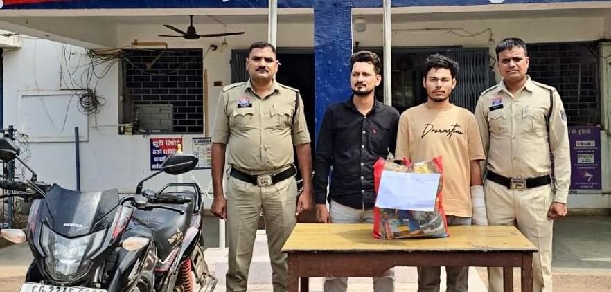 तिल्दा पुलिस ने 05 कि. 770 ग्राम गांजा के साथ 02 को किया गिरफ्तार आपरेशन निष्चय के तहत ताबड़तोड़ कार्रवाई 4 img 20260603 wa00171020217184767132554 - img 20260603 wa00171020217184767132554