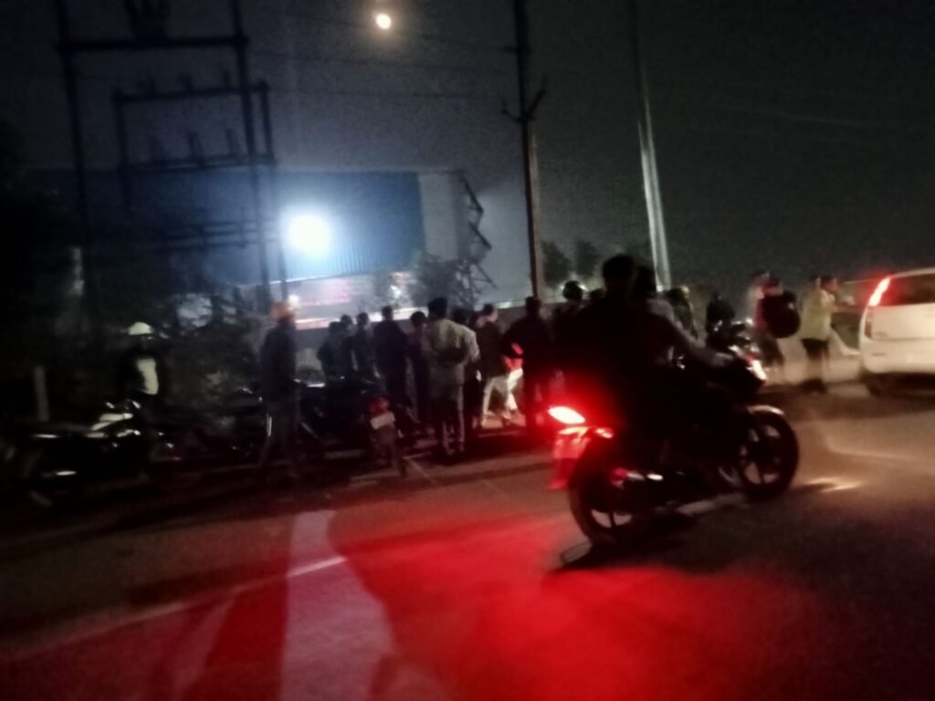 ब्रेकिंग : श्रीराम दूत प्लांट नकटी के पास दो युवक बाईक से तार घेरे से टकराया दोनों की हालत गंभीर 10 img202601031941428363178139930790526 - img202601031941428363178139930790526