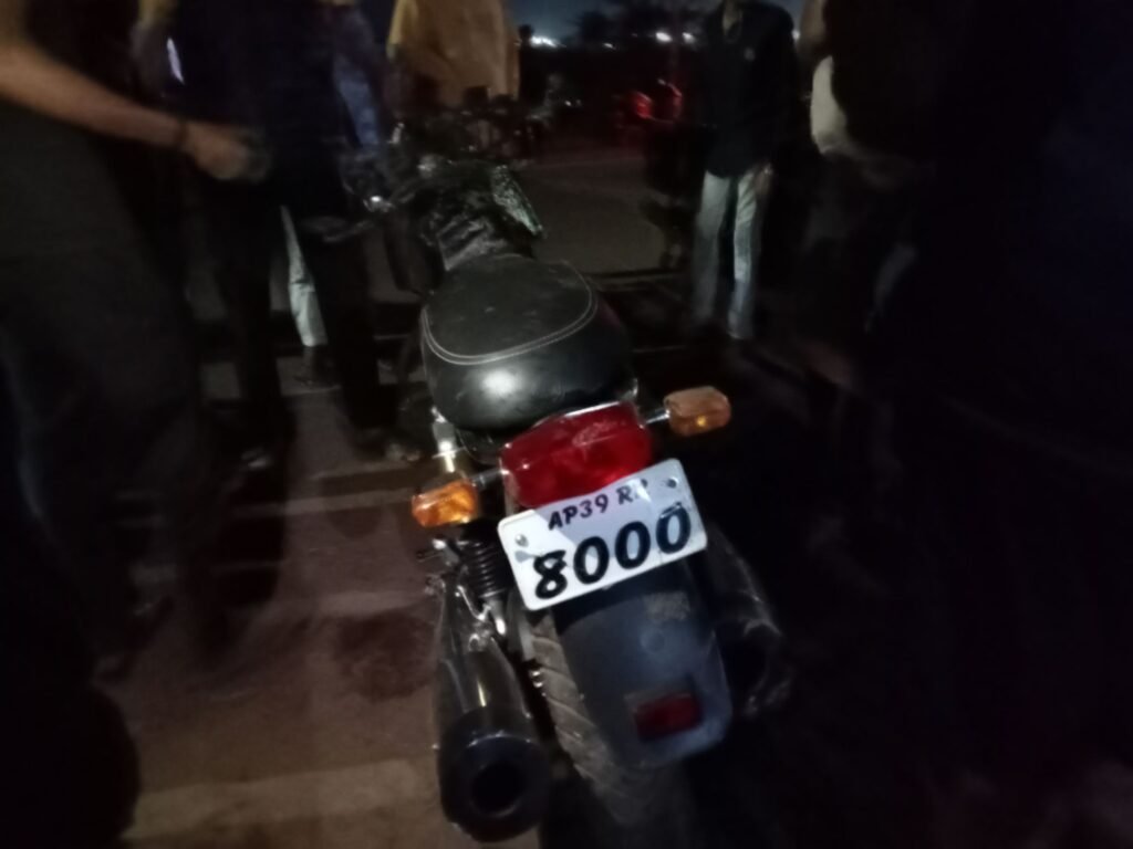 ब्रेकिंग : श्रीराम दूत प्लांट नकटी के पास दो युवक बाईक से तार घेरे से टकराया दोनों की हालत गंभीर 8 img202601031947232306922857005361071 - img202601031947232306922857005361071